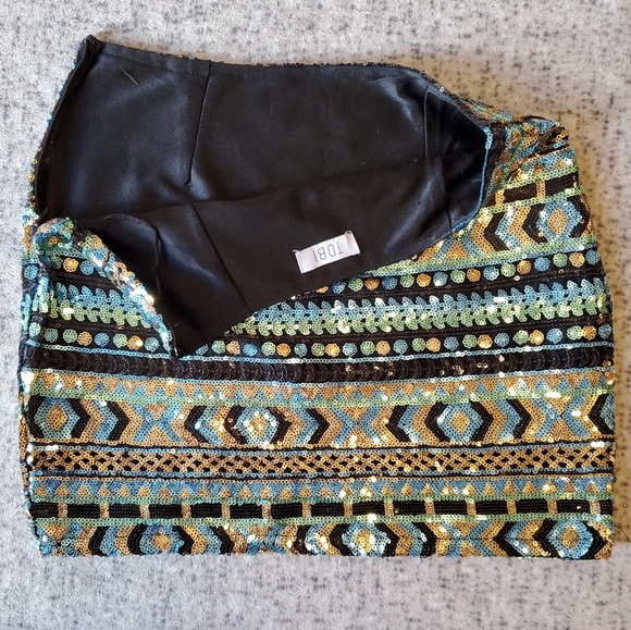 🎈2/$50 TOBI Sequin Mini Skirt - Picture 3 of 6